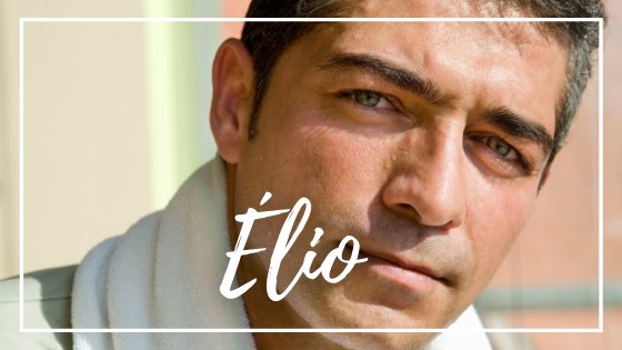 IT Stock / Canva / Mensagens Com Amor Homem olhando para foto de perto