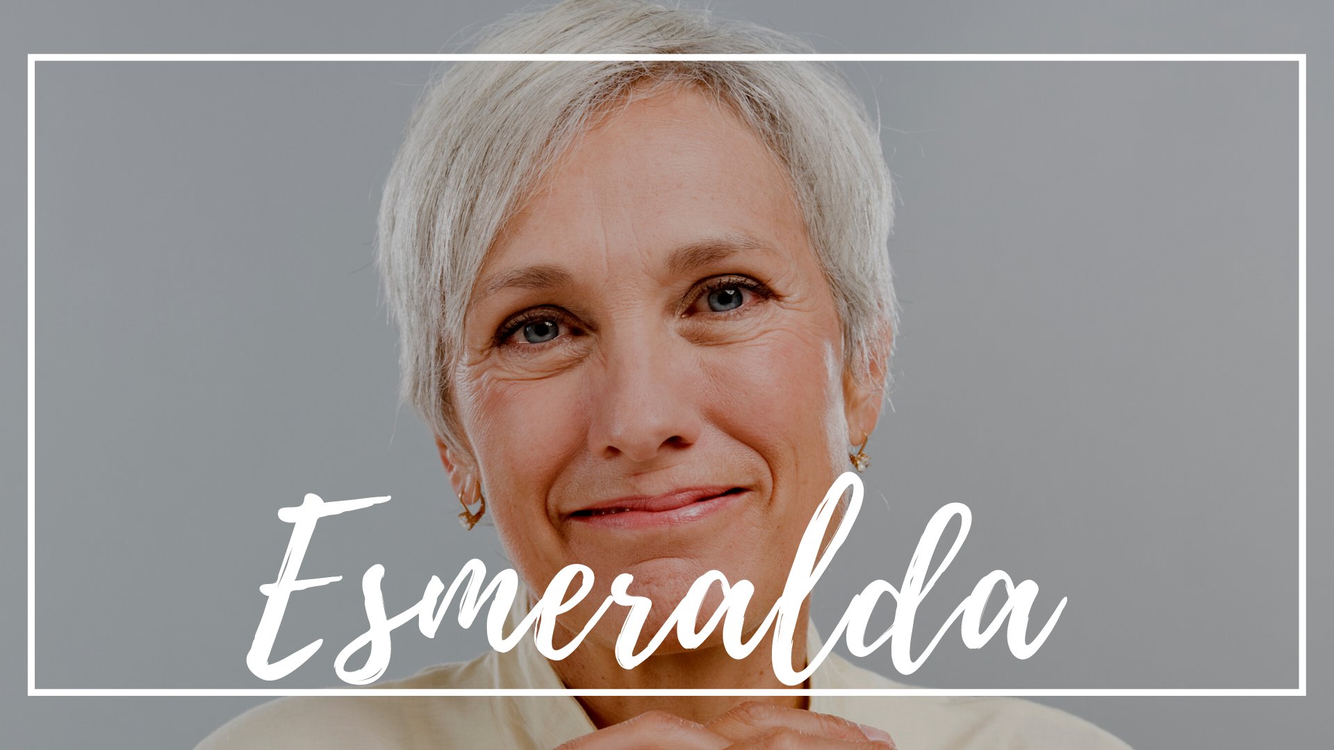 Darrin Klimek de Photo Images / Canva / Mensagens Com Amor Uma mulher de cabelos curtos e brancos. Ela sorri.