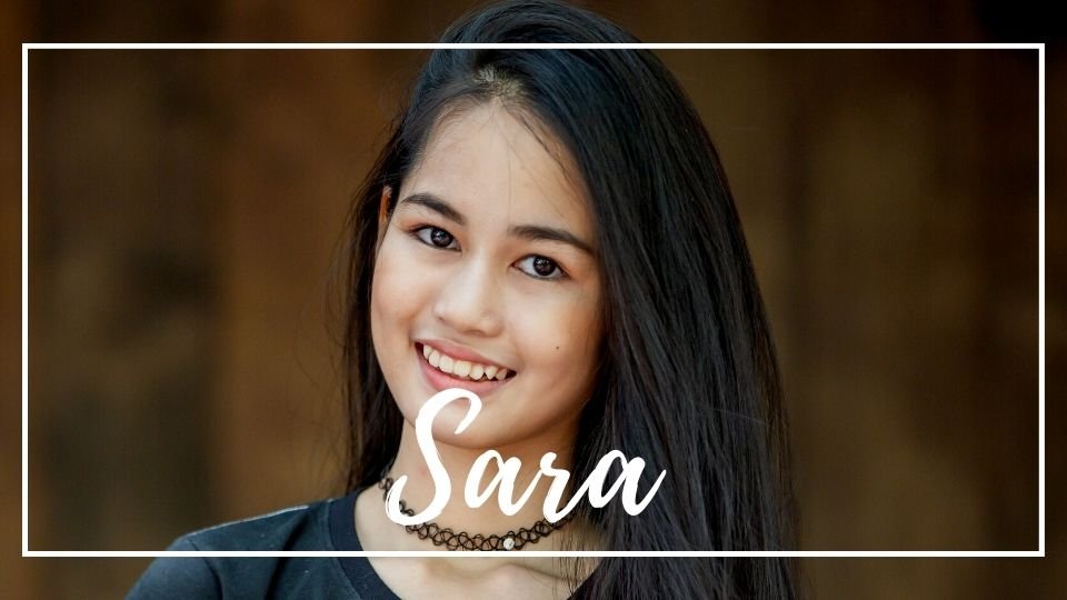 RAW PIXELS M / Canva / Mensagens Com Amor Uma mulher asiática de cabelos pretos.