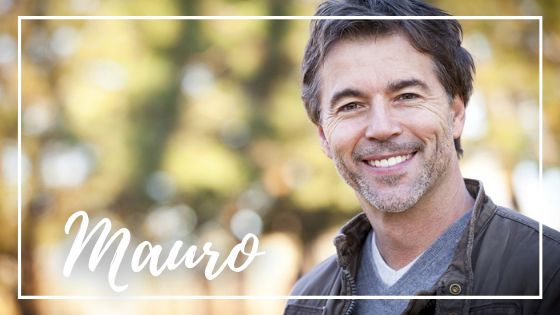 Nadino / Shutterstock Homem sorrindo