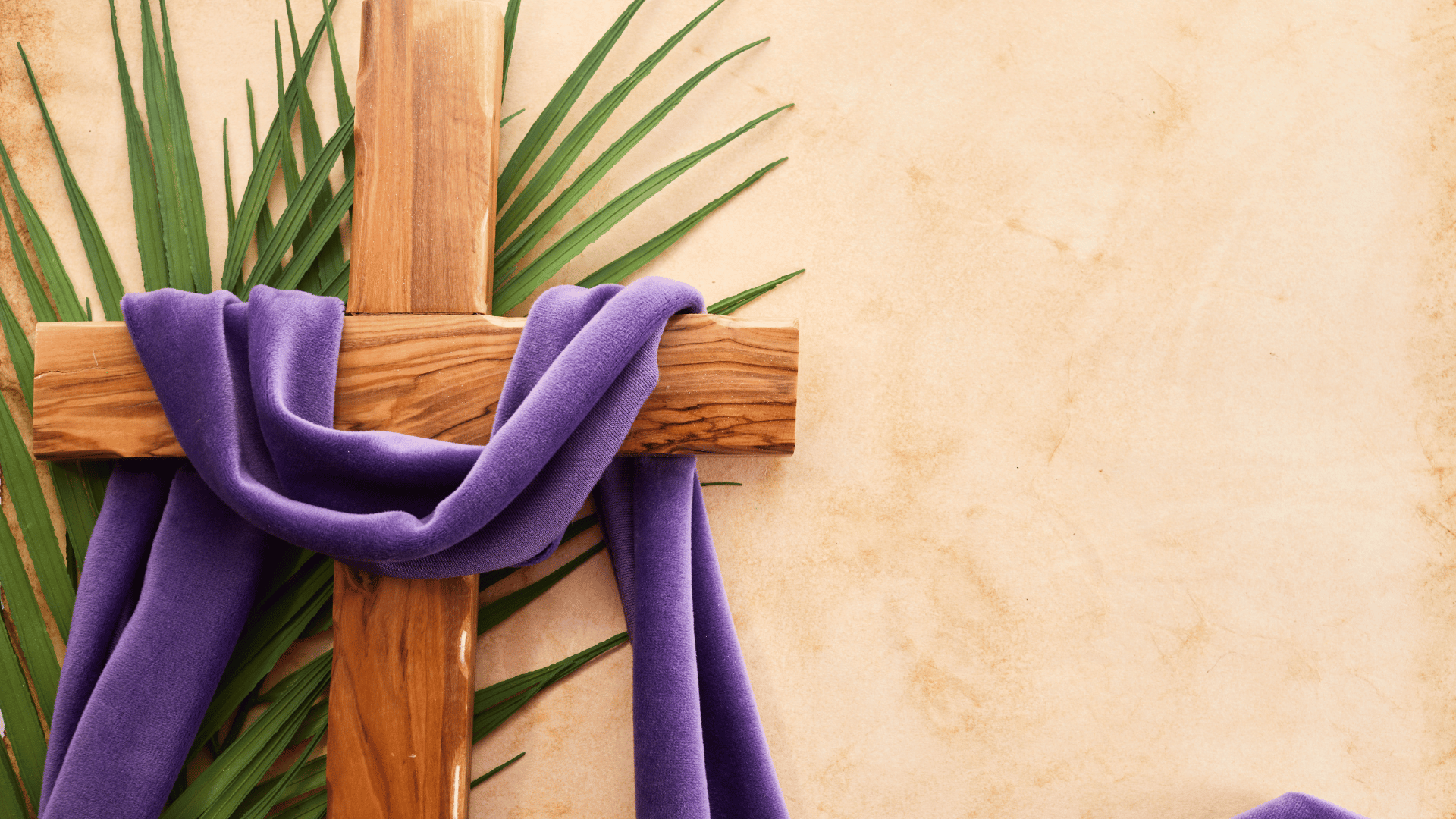 Cruz com ramos representando o Domingo de Ramos